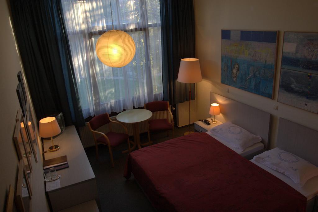 Berlin Art Hotel Ghiumri Cameră foto